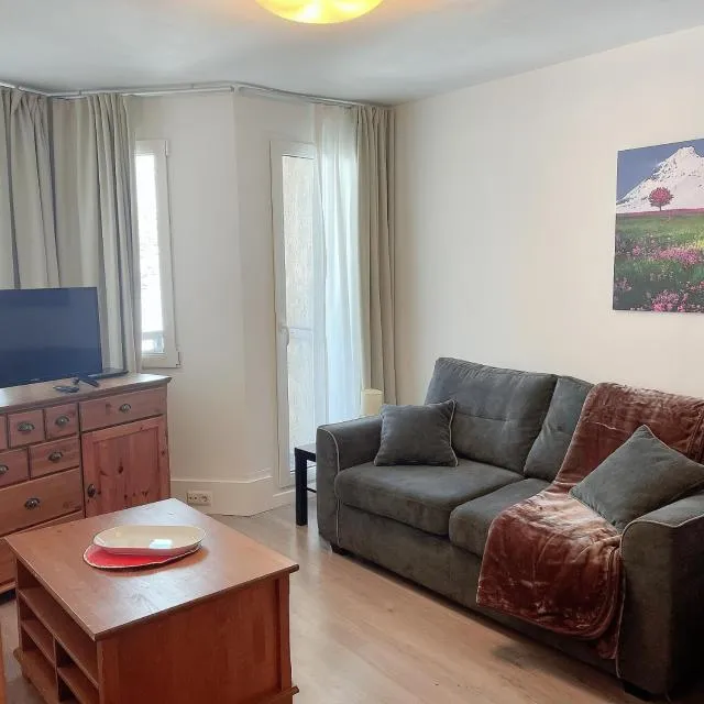  CONFORTSKI CANIGOU - picture  : Seating area,TV and multimedia,Living room,Seating area,Dining area,Property 