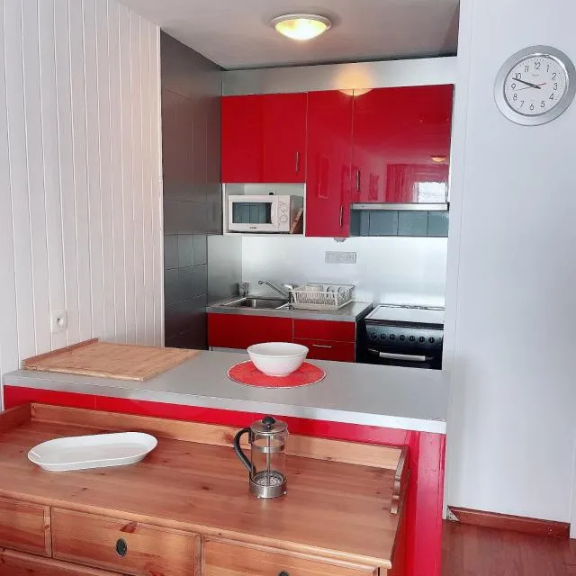  CONFORTSKI CANIGOU - picture  : Kitchen/kitchenette,Dining area,Kitchen or kitchenette,Dining area,Property 