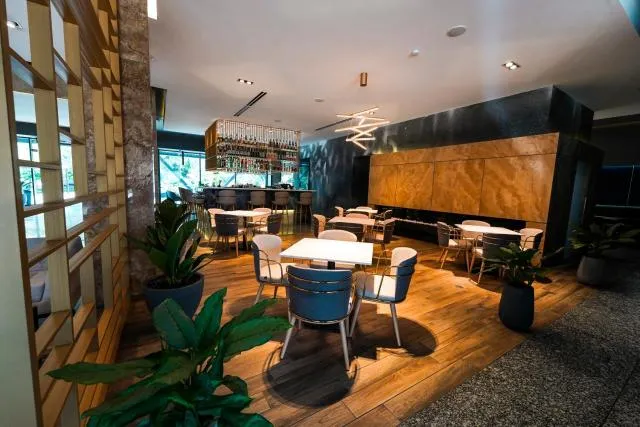  Messier 53 Hotel Yerevan - picture  : Toilet,Patio,Restaurant/places to eat,Property 