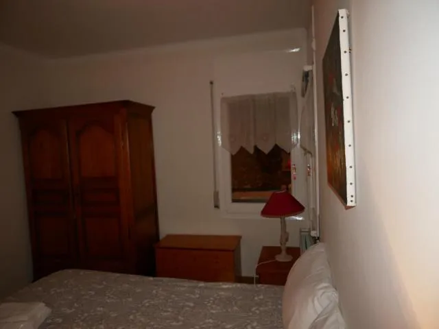  Apollo-Vacances Pirinenca - picture  : TV/entertainment centre,Bed,Bedroom,Property 