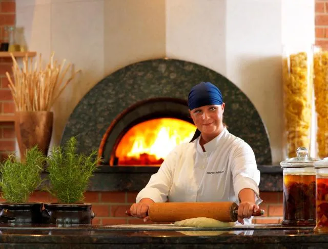  Regent Warsaw Hotel - picture  : Kitchen/kitchenette,Restaurant/places to eat,Property 