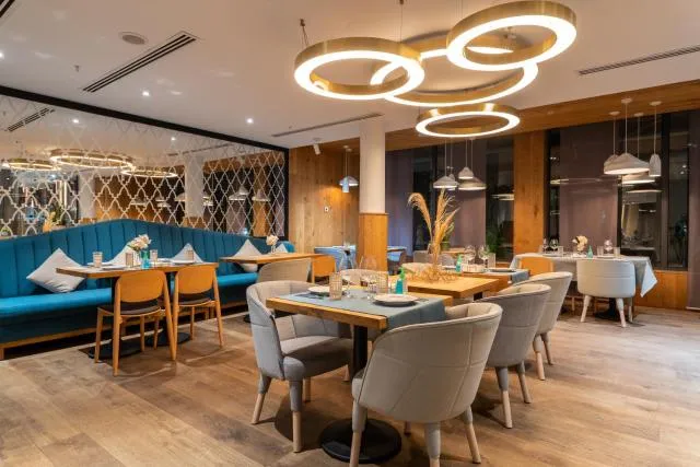  Best Western Plus Congress Hotel Yerevan - picture  : Toilet,Breakfast,Property 