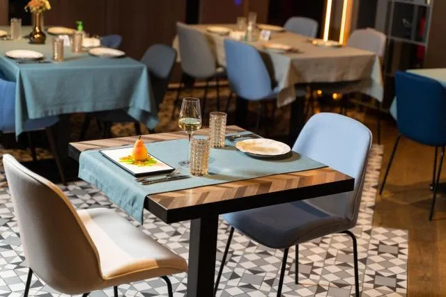  Best Western Plus Congress Hotel Yerevan - picture  : Toilet,Restaurant/places to eat,Property 