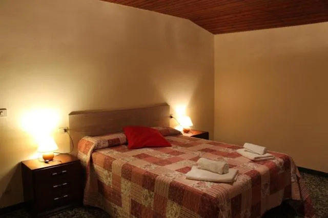  Apartaments Turístics Vilaró - picture  : Bed,Bedroom,Property 