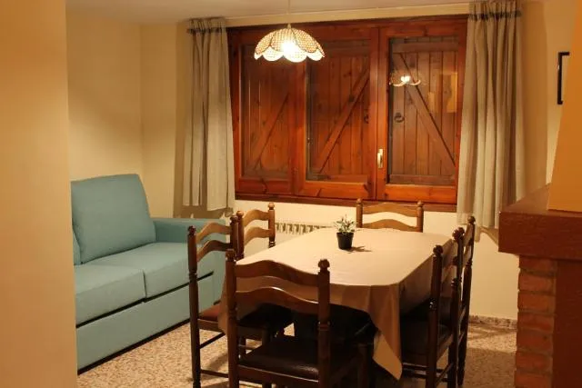  Apartaments Turístics Vilaró - picture  : Dining area,Living room,Dining area,Property 