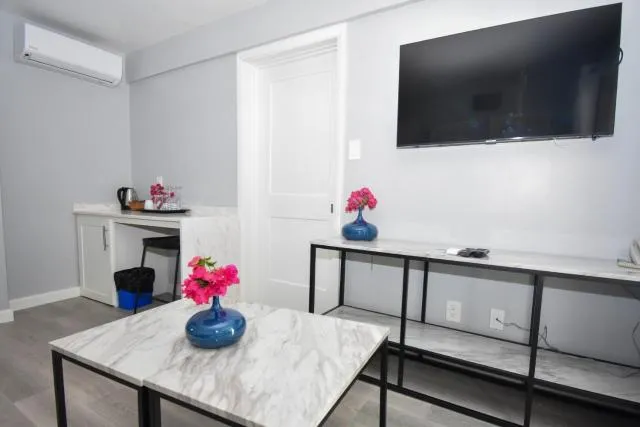  Siboney Beach Club - picture  : Kitchen/kitchenette,Dining area,TV/entertainment centre,Seating area,Property 