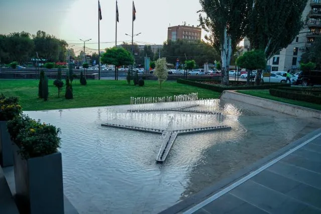  Messier 53 Hotel Yerevan - picture  : Property building,Property 