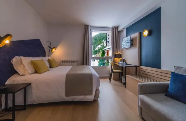  Hotel Roc Meler - picture  : Photo of the whole room,Room 