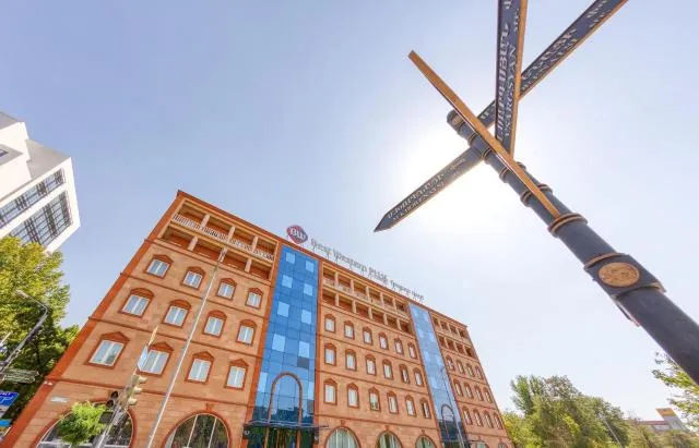  Best Western Plus Congress Hotel Yerevan - picture  : Property building,Property building,Property 