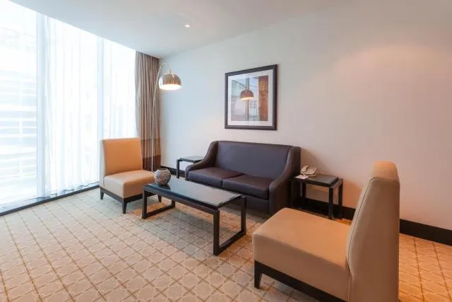  Holiday Inn Dubai Al Barsha, an IHG Hotel - picture  : Seating area,Bedroom,Property 
