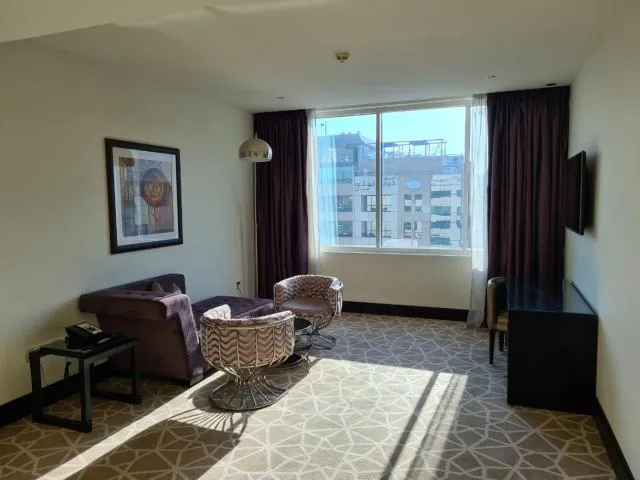  Holiday Inn Dubai Al Barsha, an IHG Hotel - picture  : Seating area,Living room,Property 