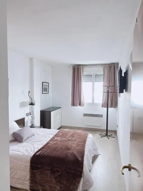  ARA 3d - picture  : Bed,Bed,Photo of the whole room,Bedroom,Property,Room 