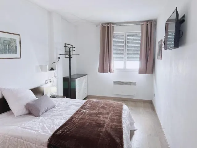  ARA 3d - picture  : Bed,Bed,Photo of the whole room,Bedroom,Property,Room 