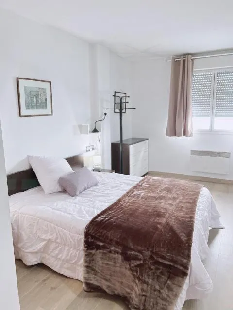  ARA 3d - picture  : Bed,Bed,Photo of the whole room,Bedroom,Property,Room 