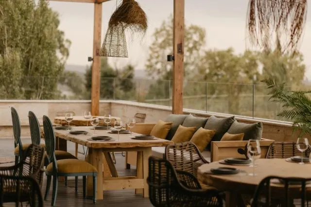  Radisson BLU Hotel Yerevan - picture  : Toilet,Restaurant/places to eat,Property 