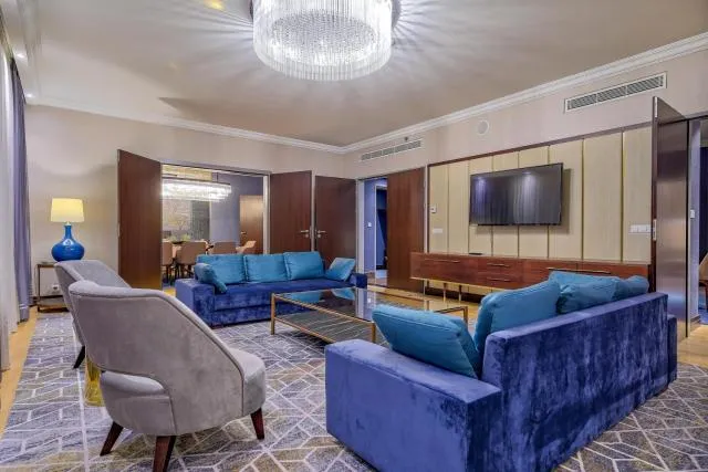  InterContinental Warszawa, an IHG Hotel - picture  : Seating area,Photo of the whole room,Room 