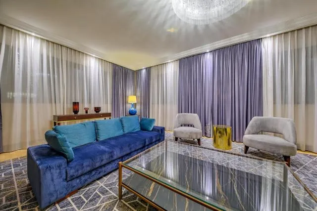  InterContinental Warszawa, an IHG Hotel - picture  : Seating area,Photo of the whole room,Room 