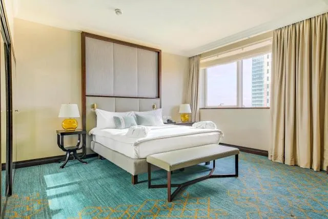  InterContinental Warszawa, an IHG Hotel - picture  : Bed,Photo of the whole room,Room 