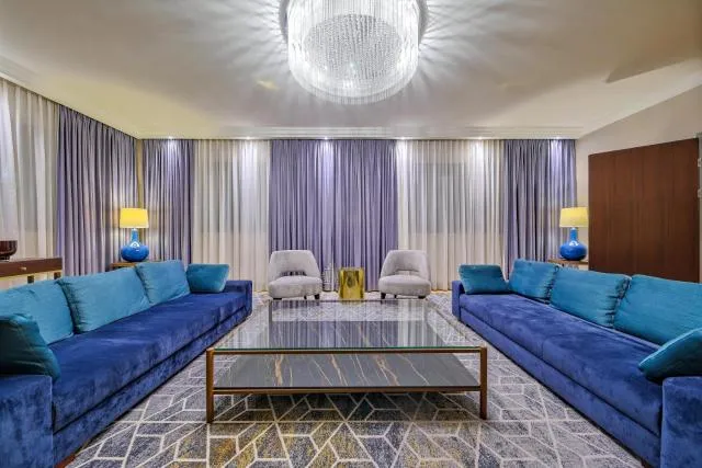  InterContinental Warszawa, an IHG Hotel - picture  : Seating area,Photo of the whole room,Room 