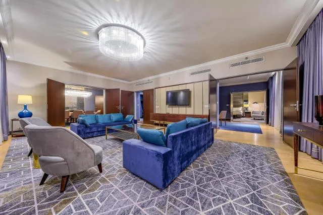  InterContinental Warszawa, an IHG Hotel - picture  : Seating area,Photo of the whole room,Room 