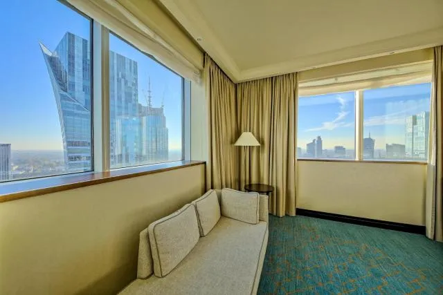  InterContinental Warszawa, an IHG Hotel - picture  : Mountain view,Photo of the whole room,Room 