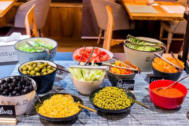  Best Western Plus Congress Hotel Yerevan - picture  : Restaurant/places to eat,Dining area,On site,Breakfast,Property 