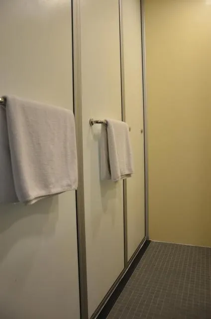  easyHotel Jebel Ali, Dubai - picture  : Bathroom,Bathroom,Property 