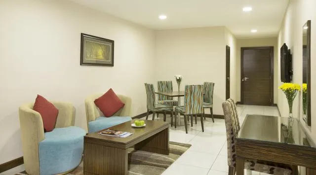  Gateway Hotel - picture  : Seating area,Living room,Property 