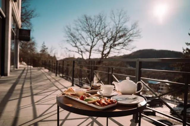  Aurora Resort Tsaghkadzor - picture  : Restaurant/places to eat,Balcony/Terrace,Breakfast,Property 