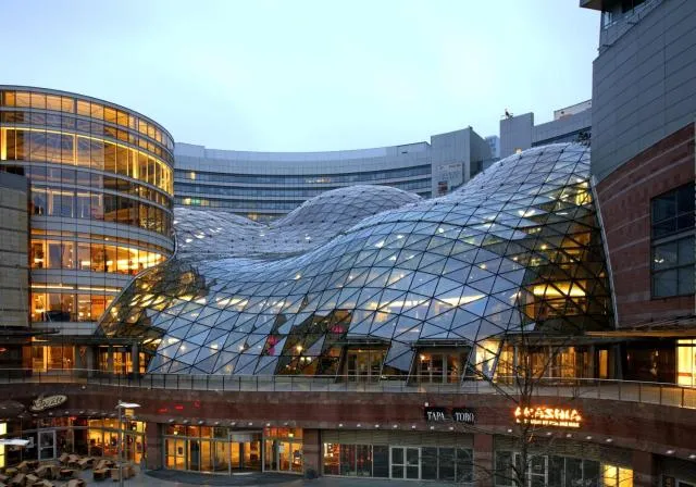  InterContinental Warszawa, an IHG Hotel - picture  : Nearby landmark,Property building,Property 