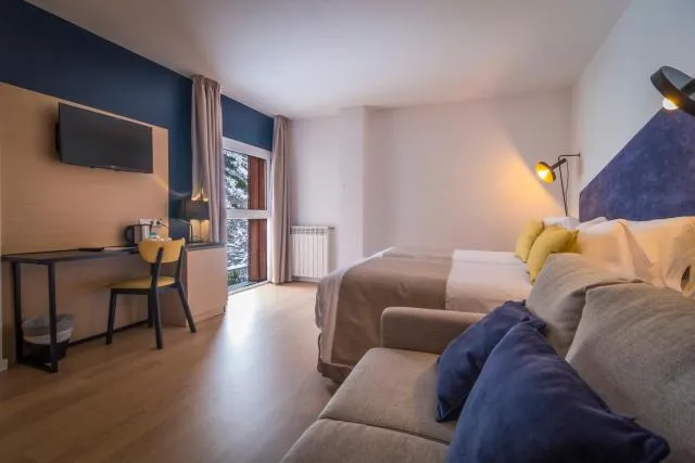  Hotel Roc Meler - picture  : Seating area,Mountain view,Property 