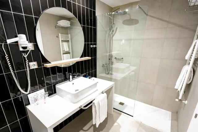  Hotel Roc Meler - picture  : Bathroom,Bathroom,Property 