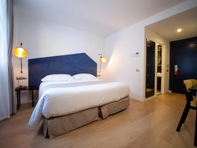  Hotel Roc Meler - picture  : Bed,Bed,Room 
