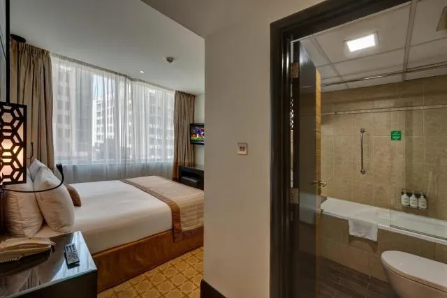  Holiday Inn Dubai Al Barsha, an IHG Hotel - picture  : Bathroom,Bed,Bedroom,Property 