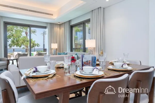  Dream Inn Apartments - Address Beach Residence Fujairah - picture  : Toilet,Dining area,Dining area,Property 