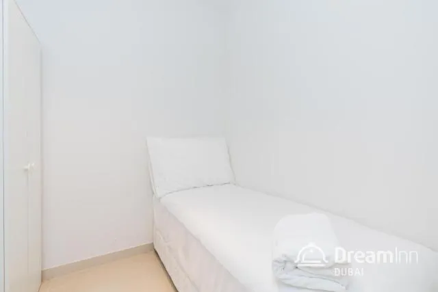  Dream Inn Apartments - Address Beach Residence Fujairah - picture  : Bed,Bed,Room 