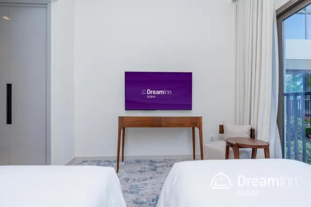  Dream Inn Apartments - Address Beach Residence Fujairah - picture  : TV/entertainment centre,Bedroom,Property 