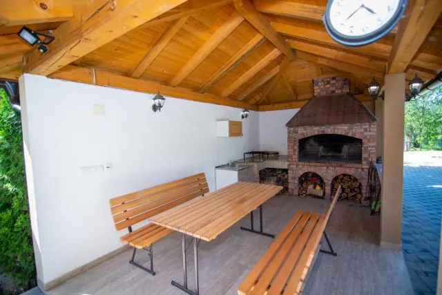  Holiday Home Faruk - picture  : BBQ facilities 