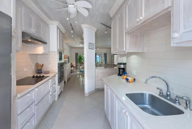  Emerald Beach #1 - picture  : Kitchen/kitchenette,Kitchen or kitchenette,Property 