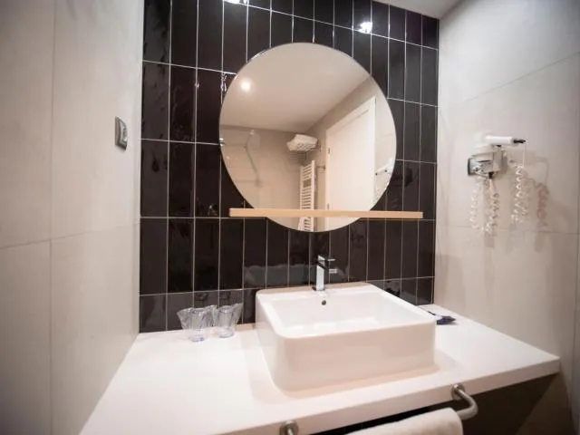  Hotel Roc Meler - picture  : Bathroom,Bathroom,Property 