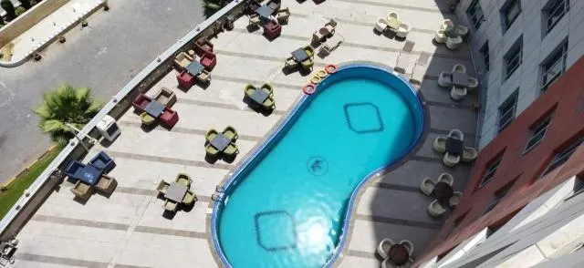  Crown Palace Hotel - picture  : Swimming pool,Pool view 