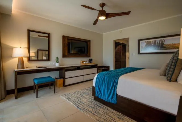  Manchebo Beach Resort and Spa - picture  : Bed,Bedroom,Property 