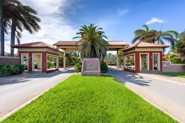  Breathtaking condo with a breathtaking view - picture  : Property building 