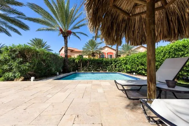  Breathtaking condo with a breathtaking view - picture  : Swimming pool 