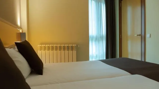  Annapurna Aparthotel - picture  : Bed,Photo of the whole room,Room 