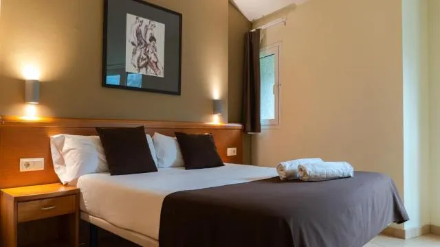  Annapurna Aparthotel - picture  : Bed,Bedroom,Property 