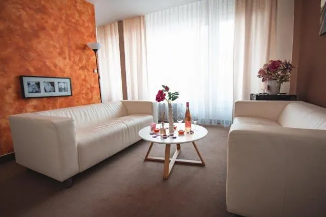  Hotel Lucia - picture  : Seating area 