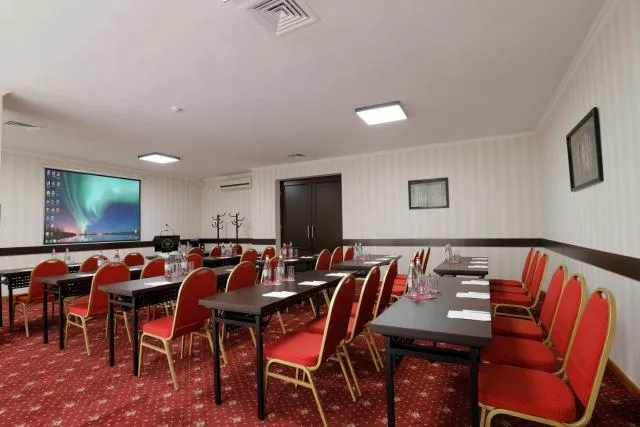  Ani Plaza Hotel - picture  : Toilet,Meeting/conference room,Property 
