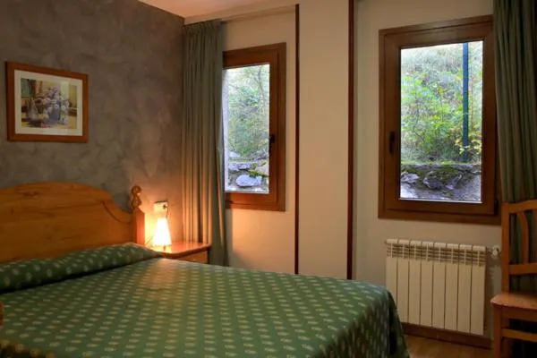  Apartamentos Sant Roma - picture  : Bed,Bed,Photo of the whole room,Bedroom,internet,Property,Room 