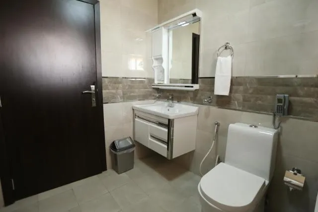  Panorama Hotel Bur Dubai - picture  : Toilet,Bathroom,Property 